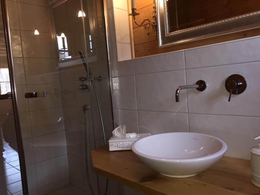 Ferienwohnung Romantik Im Roten Haus Füssen المظهر الخارجي الصورة