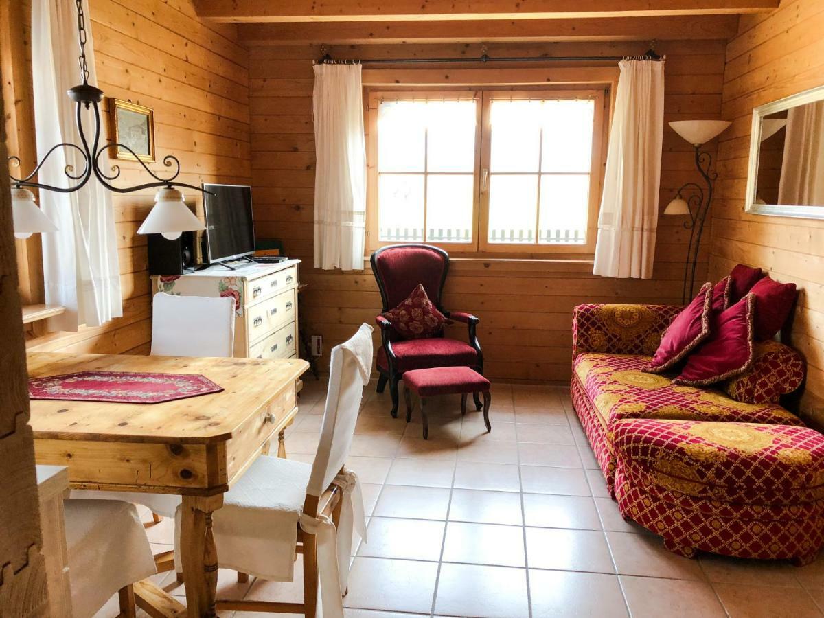 Ferienwohnung Romantik Im Roten Haus Füssen المظهر الخارجي الصورة